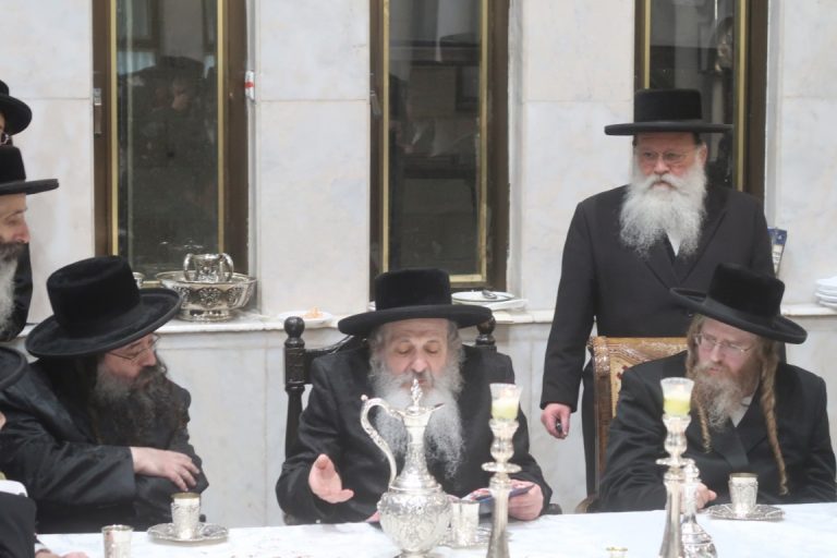 יומא דהילולא קדישא של הרה''ק בעל ה'שומר אמונים' בחצר הקודש שומרי אמונים