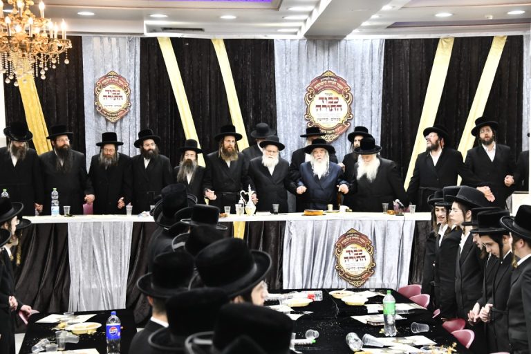 כבוד התורה בפאר והדר בישיבת מבצר התורה קרעטשניף צילום שוקי לרר (52)