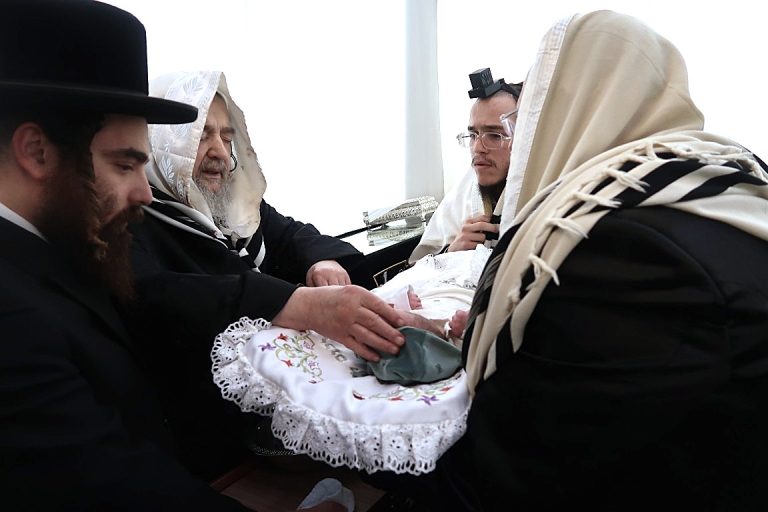 מברך את הרך הנימול