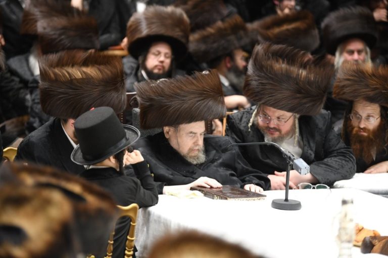 פורים בחצר הקודש בעלזא - צילום אנשיל בעק וא.מ.ש