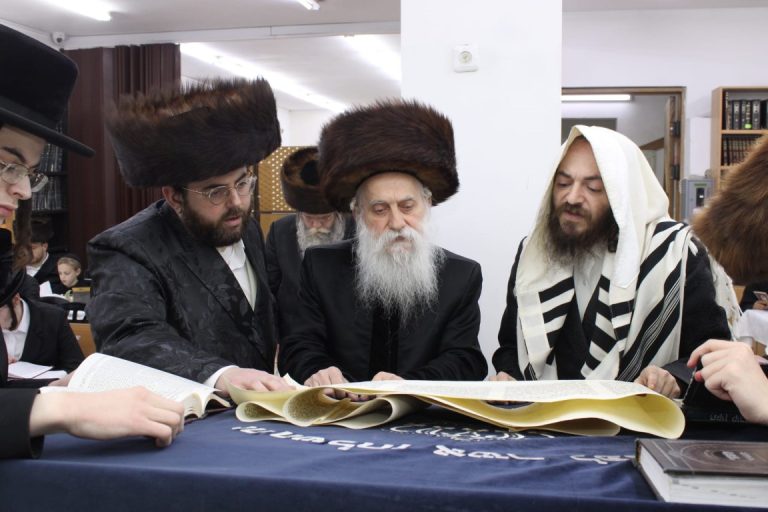 פורים ויומא דהילולא קדישא של אדמו''ר רבי מרדכי מבוטושאן (15)