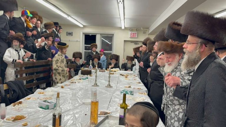 פורים פ''ו בבחצר הקודש סקווירא (5)