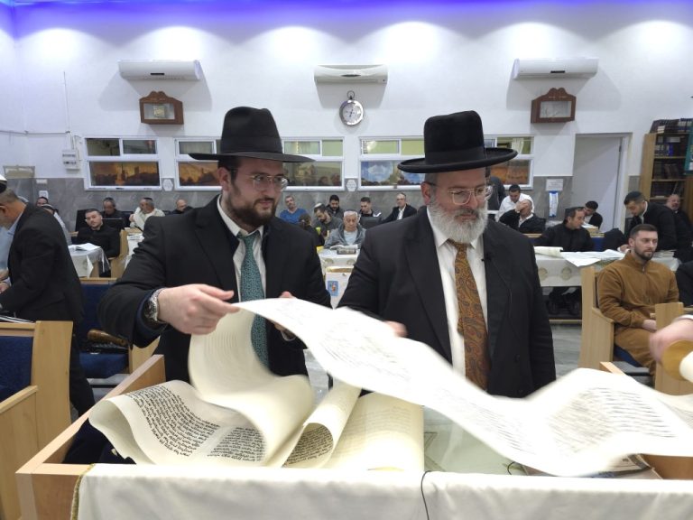 פורים רבי יצחק לוי רב העיר נשר צילום ש.פ