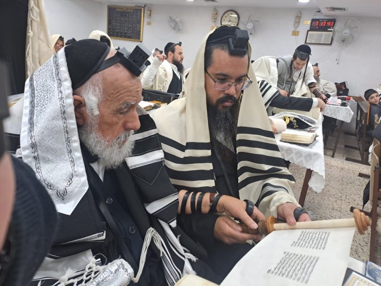 פורים רבי שלמה מחפוד חבר מועצת חכמי התורה רבה של יהדות תימן וגאב''ד יורה דעה. צילום ש.פ