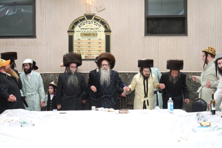 צאנז זוויעהל פורים פ''ו (5)