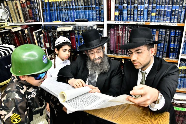 רבי מסעוד בן שמעון מגילה (2)