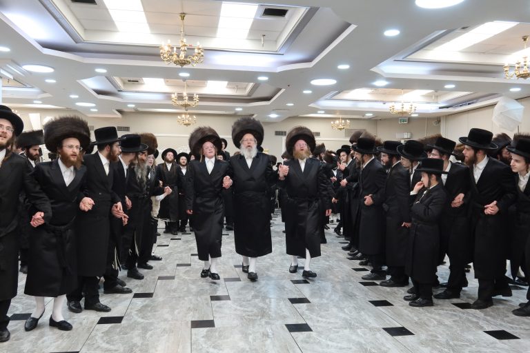 שמחת בית ביאלא לונדון - סקולען בב - מאור חיים צפת - זוועהיל (57)