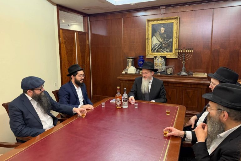 שני אחים מונו כרבנים חדשים בשתי ערים ברוסיה (13)