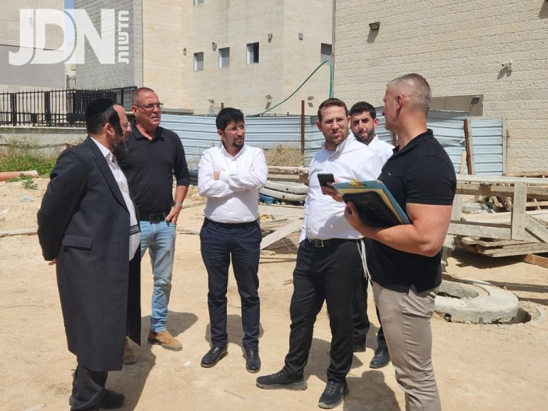 ביה''ס האיחוד החסידי (3)