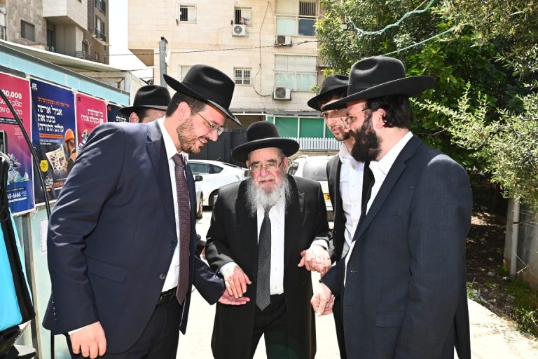 הגר''א סלים כבודה של תורה בני ברק (21)