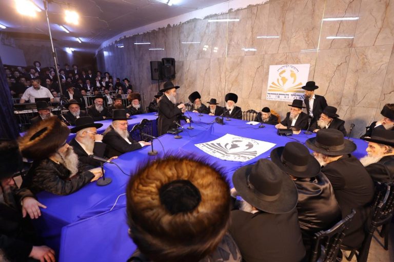הגר''ד לנדו מלחמתה של תורה פסח תשפ''ו (5)