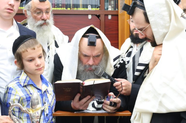 הגרי''ש קנייבסקי בסיומים השנתיים של התלמוד בבלי בערב פסח כמסורת אביו מרן שר התורה צילום ש.פ