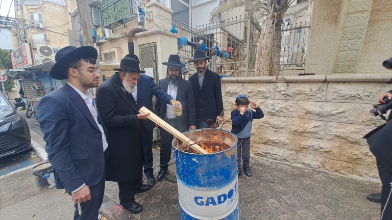 הגר''ש מחפוד בשריפת חמץ בדיקת חמץ ומכירת חמץ צילום איתי קצב (2)