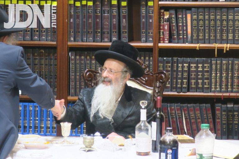 הילולת רבי יהודה צבי מסטרעטין אצל אדמו''ר מסטרעטין (4)