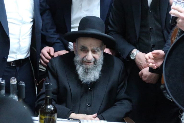 הקבלת פני רבו ברגל למרן רה''י חכם משה צדקה צילום ש.פ
