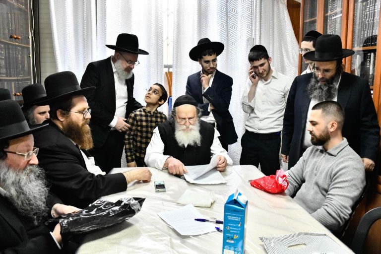 הרב שריאל רוזנברג מכירת חמץ (4)