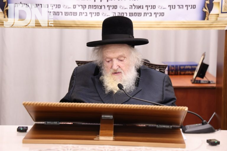 הרחבת גבולי הקדושה במעונו של פוסק הדור הגאון רבי משה שטרנבוך (4)