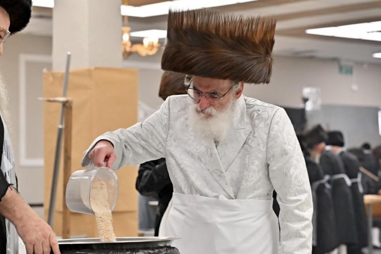 חג הפסח בחצר הקודש ויזניץ צילום יהושע פרוכטר (48)