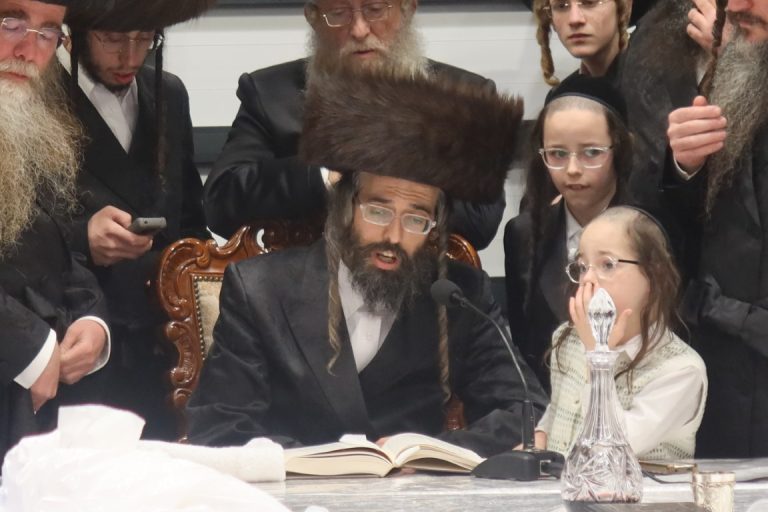 חג הפסח בחצר הקודש זוועהיל צילום שימי פ (62)