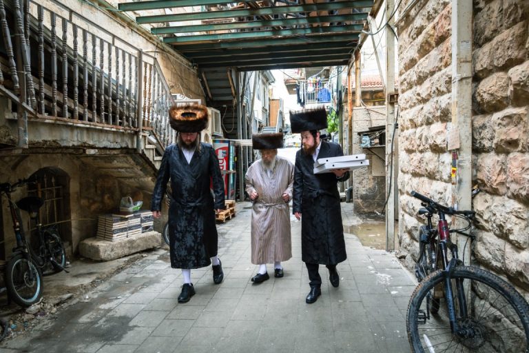 חג הפסח בחצר פינסק קרלין צילום א.פ