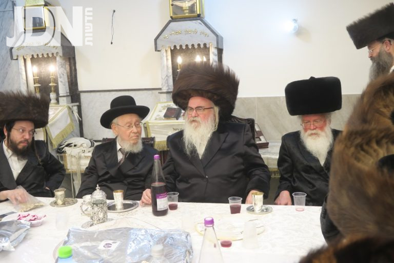 טיש יארצייט וחוהמ ביאלא רמא צילום מ
