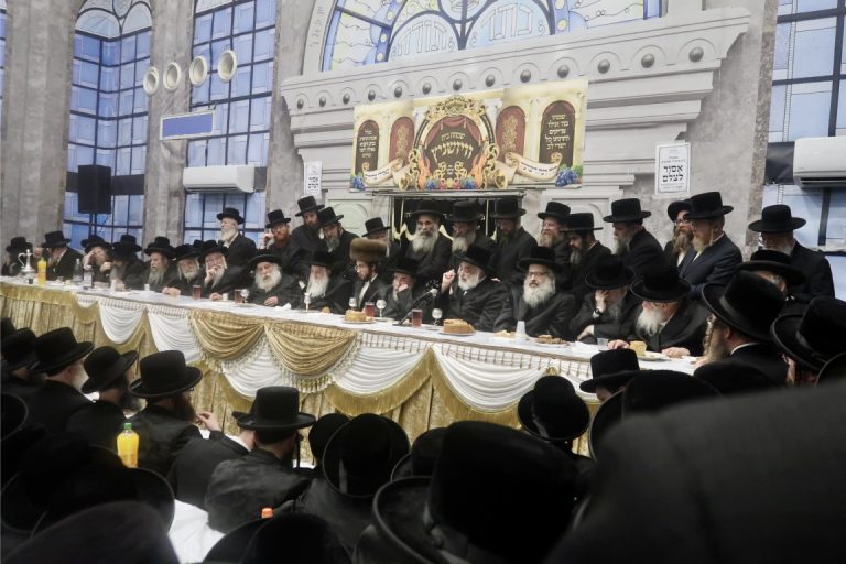 מכנובקא בעלזא ויז'ניץ ירושלים ווארט (1)