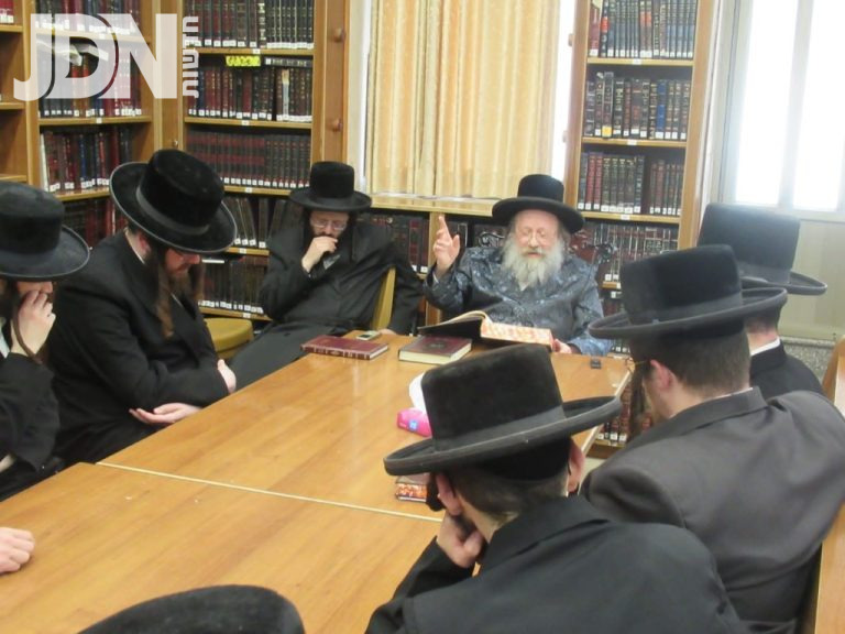 נאדבורנא באניא במעמד פתיחת הזמן לאברכי הכולל שבנשיאותו