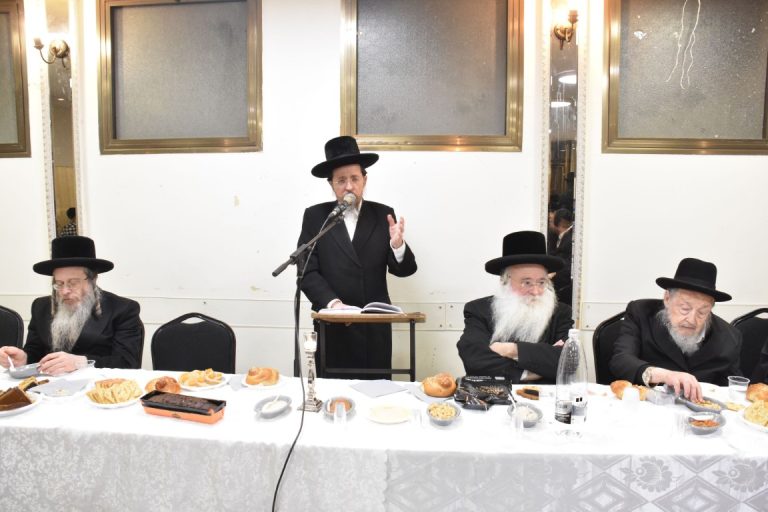 קוברין הילולא פ''ו הרב זלצמן (13)