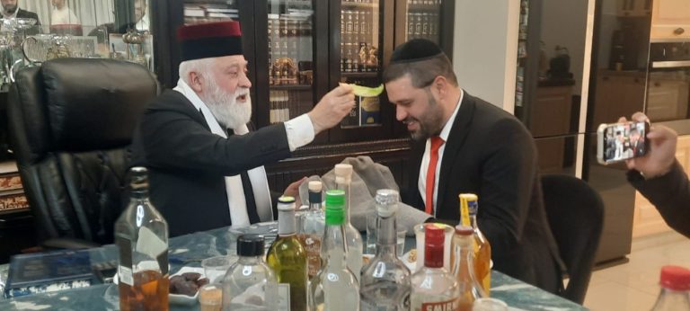 רבה של באר שבע הגר''א דרעי ויו''ר המועצה''ד עופר כראדי וסגר''ע אושר אביכזר עלו לגר''א מאמאן לברכת אורך ימים (9)