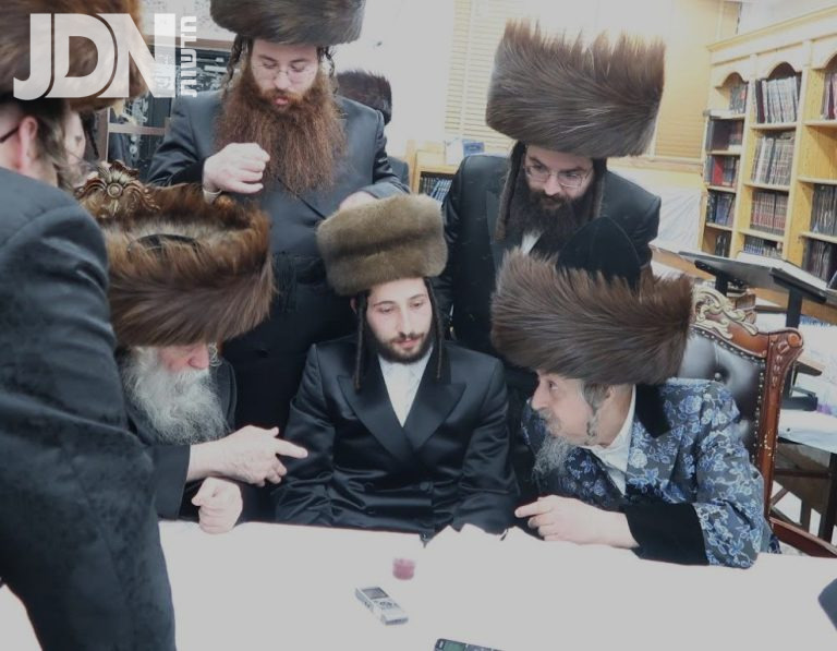 שמחת התנאים לנישואי נכד אדמו''ר מסקאליע עם נכדת האחים אדמורי''ם משטערנאביל ב''פ וטשערנאביל מבני ברק (3)