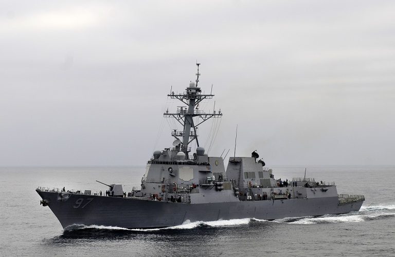 1280px-US_Navy_110918-N-BC134-014_The_Arleigh_Burke-class_guided-missile_destroyer_USS_Halsey_(DDG_97)_transits_the_Pacific_Ocean