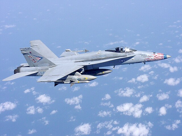 640px-FA-18-NAVY-Blue-Diamond