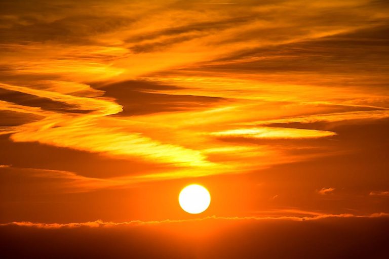 sunburns-prevention-and-treatmnet-Pixabay-Myriams-Fotos-3275314_1280