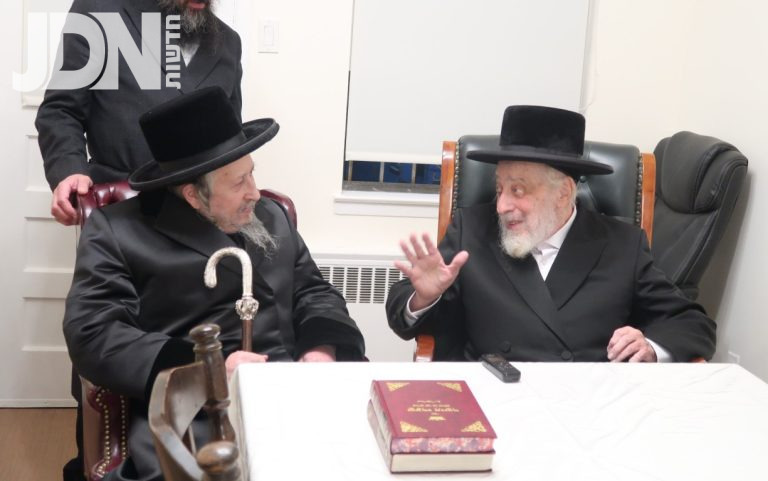 אדמו''ר מסקאליע בביקור אצל אדמו''ר מליסקא (2)