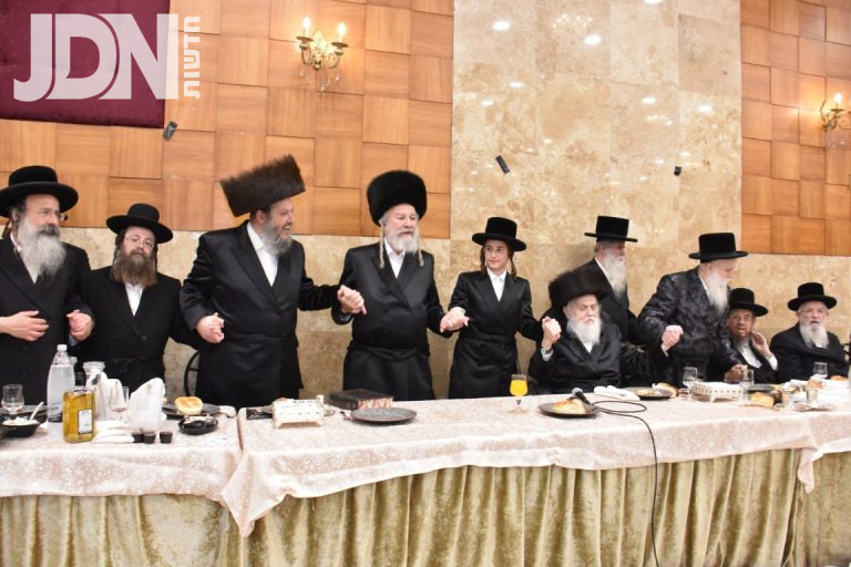 בר מצוה לנכד גאב''ד יבניאל והאדמו''ר מאשלג צילום יהודה פרקוביץ (33)