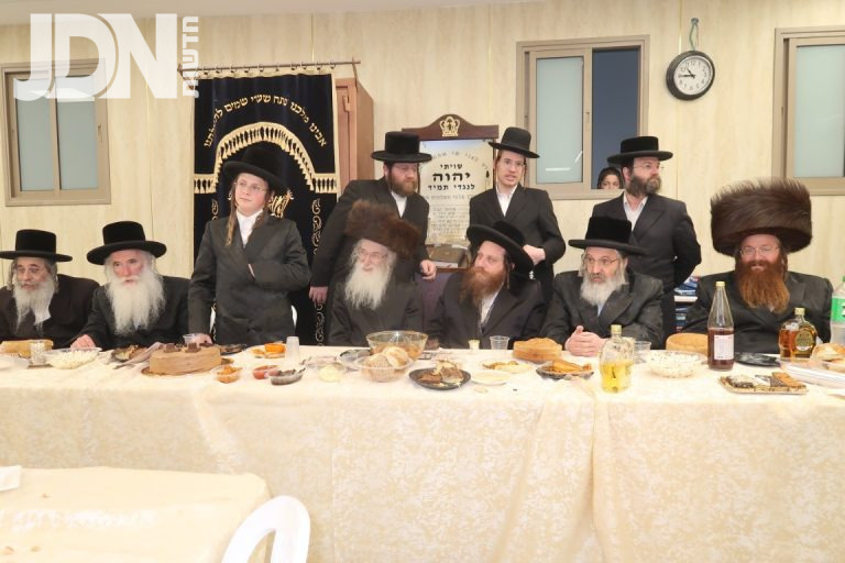 בר מצוה לנכד הגרי''נ הירשלער בן להגרי''פ הירשלער מרבני מתחם הסופרים קרית איילת השחר ב''ב צילום י פריד (9)