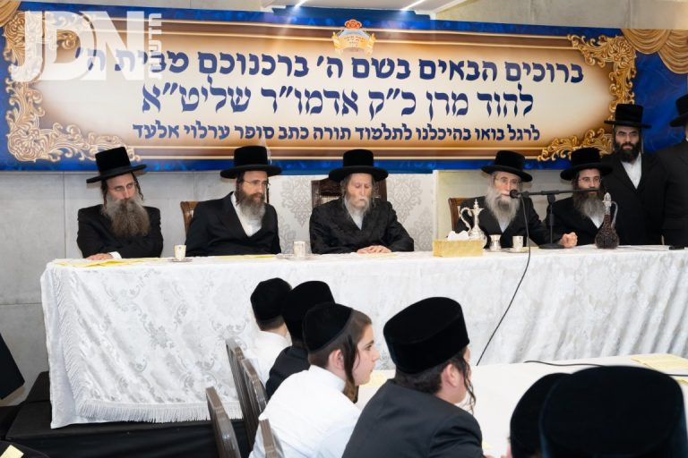 האדמו''ר מערלוי בשבת חיזוק וביקור באלעד צילום שימי פ (13)