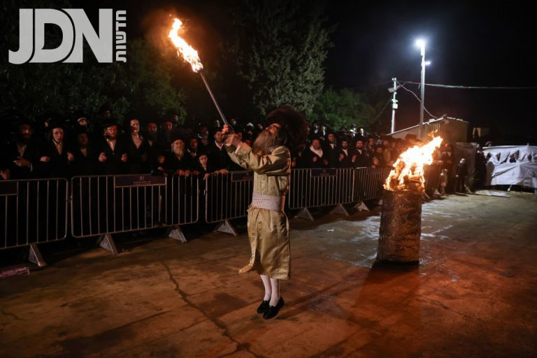 הדלקה במירון רבי נחמן בידרמן ל'''ג בעומר תשפ'''ו (6)