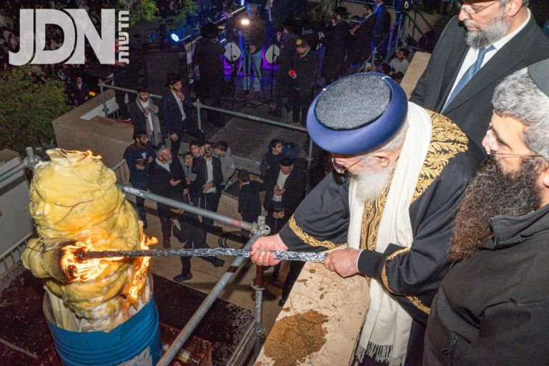הדלקת מרן הראש''ל הגרש''מ עמאר ברחובות בית וגן (2)