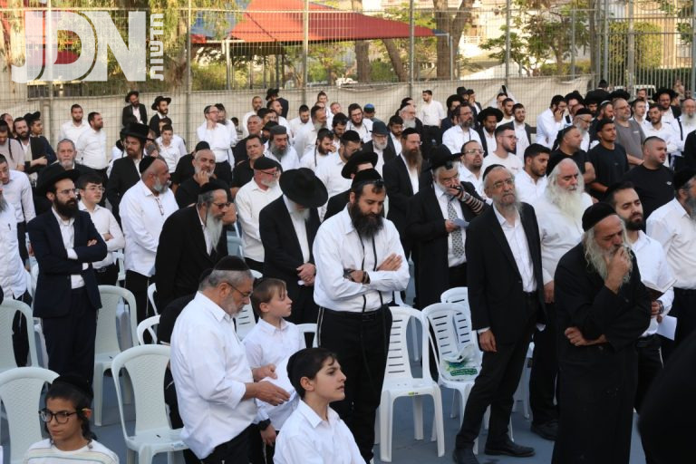 טבריה עצרת תפילה לרפואת הגר''ד קוק (10)