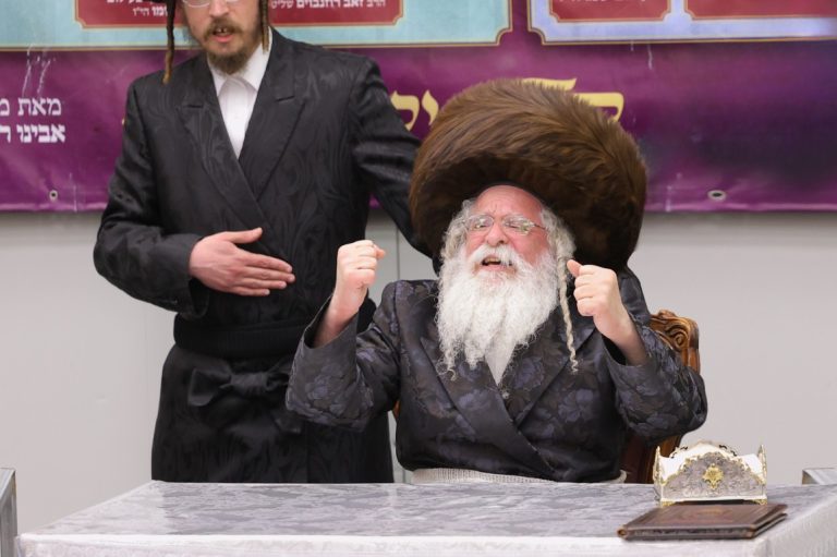 יו''ט שבועות בחצה''ק נדבורנה ירושלים צילום שימי פ