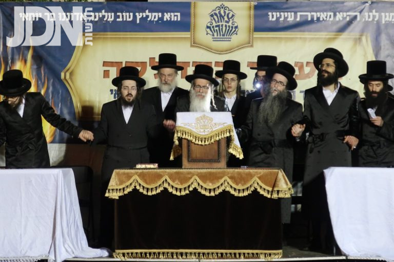 ל''ג בעומר בחצה''ק צאנז זוועהיל (3)