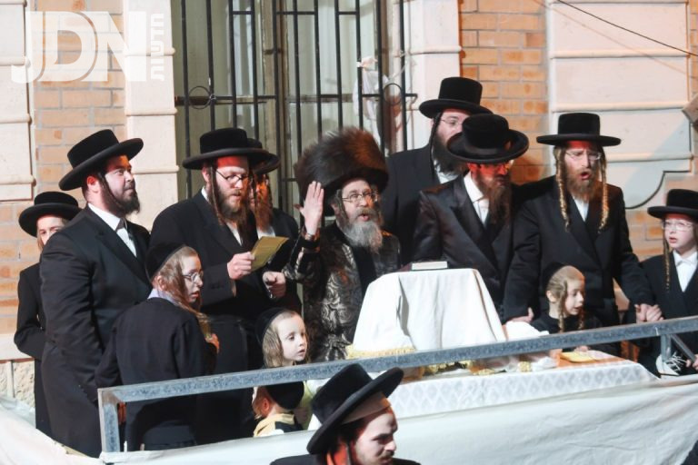 ל''ג בעומר בחצה''ק קרעטשניף סיגעט צילום מ.א