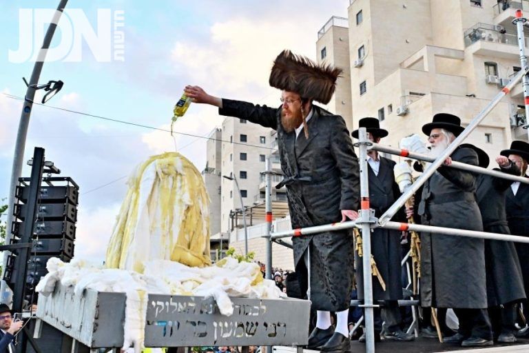 ל''ג בעומר בחצר הקודש ספינקא צילום יהושע פרוכטר (27)