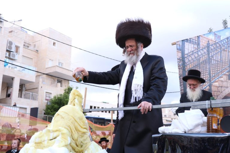 לג בעומר חצר הקודש דינוב (1)