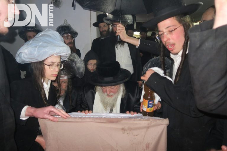 לג בעומר מירון מבקשי אמונה (1)