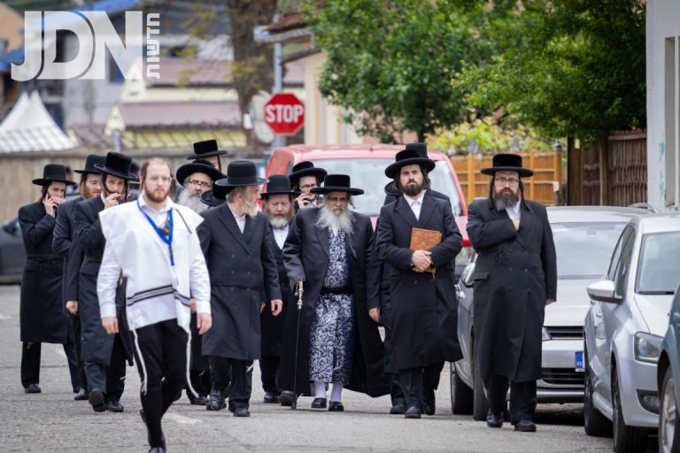 מסע סאטמאר לקברי צדיקים באירופה (27)