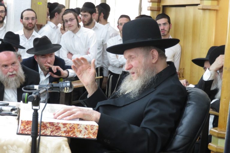 מרן המשגיח במשאו בישיבת ארחות תורה (2)