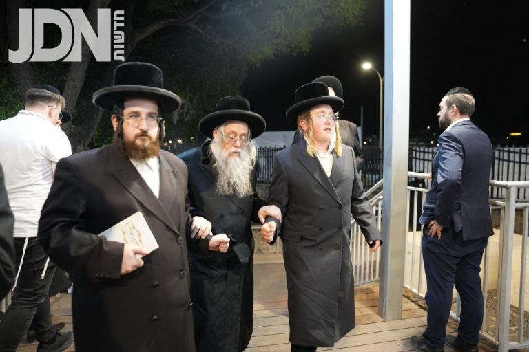 נסיעה לקברות צדיקים טבריה לרגל ערב ראש חודש סיון תפילת השלה צי (1)