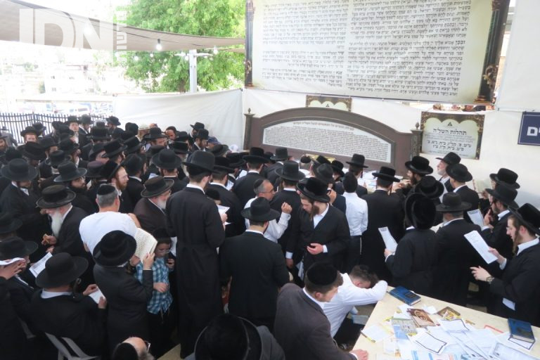 ער''ח סיון בקבר השל''ה בטבריה צילום מ